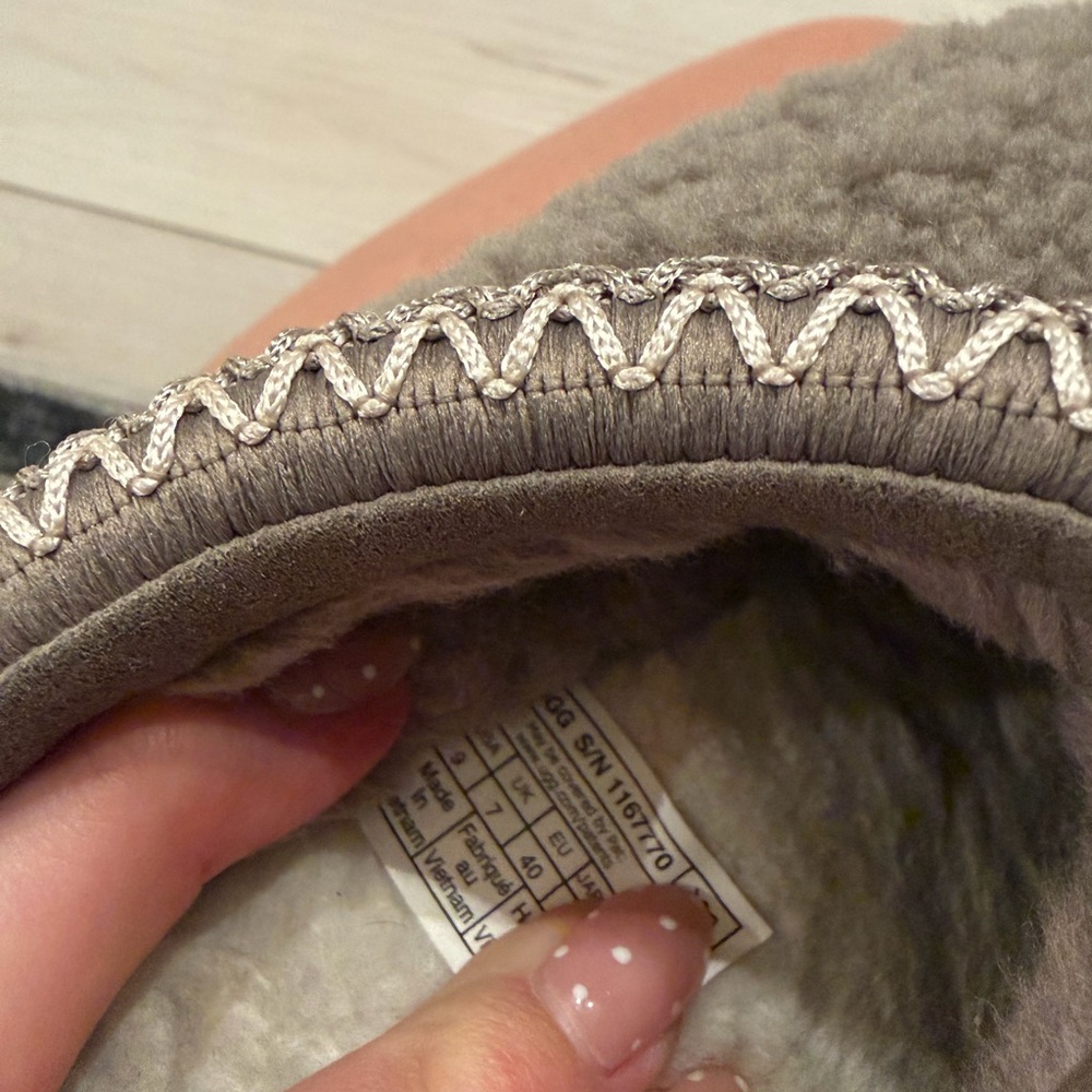 UGGs Tazz Shearling Platform Slipper - Picture 4 of 5
